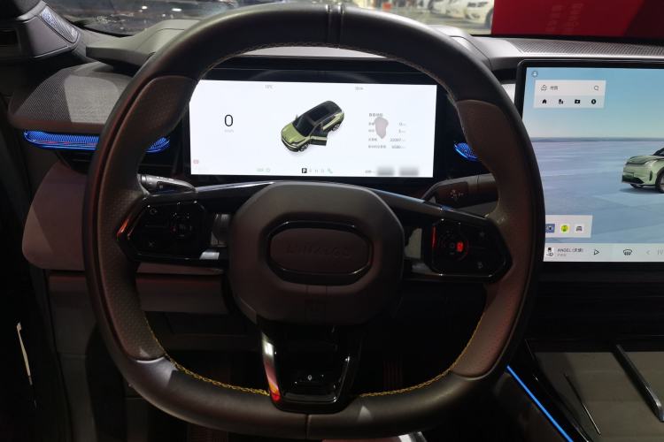 Used Lynk & Co 08 EM-P 2023 220km All-Wheel-Drive Performance Halo Steering Wheel