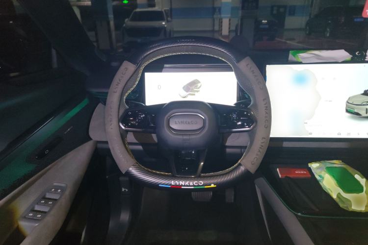 Used Lynk & Co 08 EM-P 2023 120km Long-Range Pro Steering Wheel