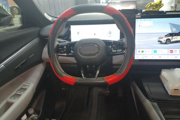 Used Lynk & Co 08 EM-P 2023 120km Long-Range Pro Steering Wheel