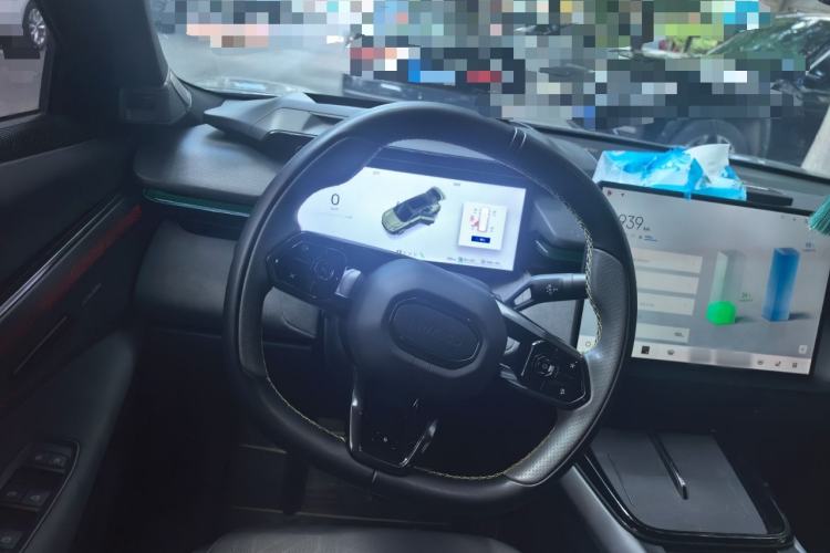 Used Lynk & Co 08 EM-P 2023 120km Long-Range Halo Steering Wheel