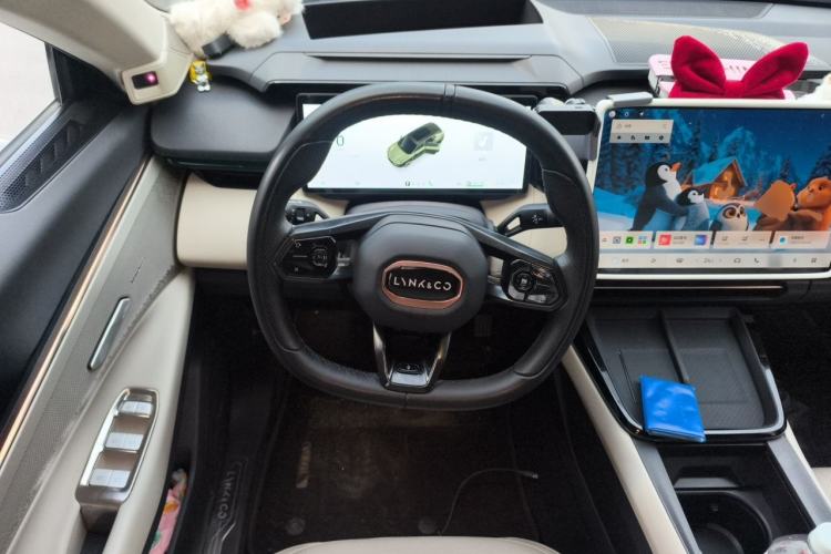 Used Lynk & Co 08 EM-P 2023 220km All-Wheel-Drive Performance Halo Steering Wheel