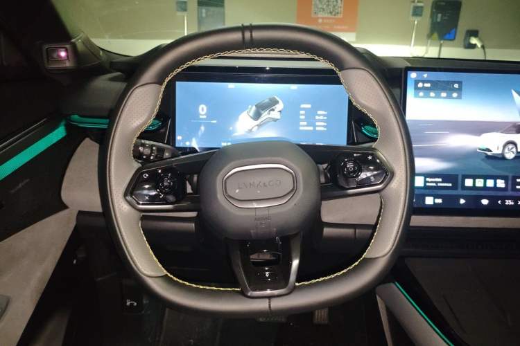 Used Lynk & Co 08 EM-P 2023 120km Long-Range Halo Steering Wheel