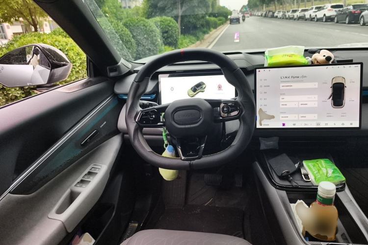 Used Lynk & Co 08 EM-P 2023 120km Long-Range Halo Steering Wheel