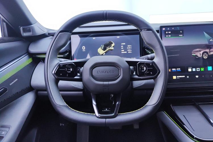 Used Lynk & Co 08 EM-P 2023 220km All-Wheel-Drive Performance Halo Steering Wheel