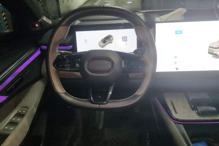 Used Lynk & Co 08 EM-P 2023 120km Long-Range Halo Steering Wheel