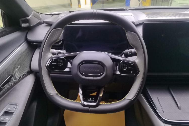 Used Lynk & Co 08 EM-P 2023 220km All-Wheel-Drive Performance Halo Steering Wheel