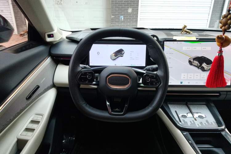 Used Lynk & Co 08 EM-P 2023 220km All-Wheel-Drive Performance Halo Steering Wheel