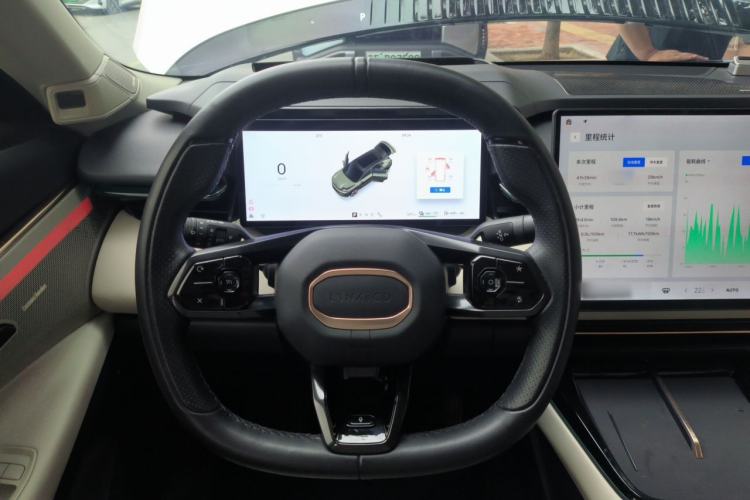 Used Lynk & Co 08 EM-P 2023 220km All-Wheel-Drive Performance Halo Steering Wheel