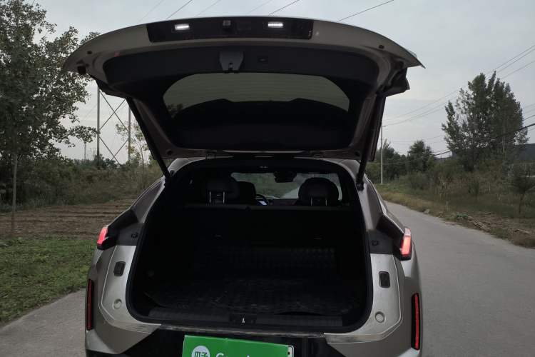 Used Lynk & Co 08 EM-P 2023 120km Long-Range Halo Trunk