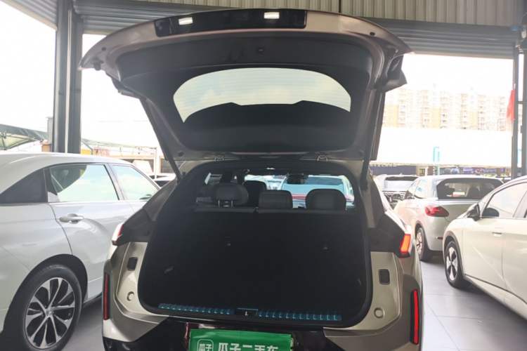 Used Lynk & Co 08 EM-P 2023 245km Ultra-Long Range Halo Trunk