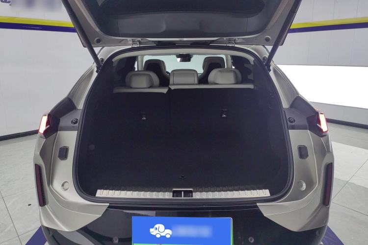 Used Lynk & Co 08 EM-P 2023 220km All-Wheel-Drive Performance Halo Trunk
