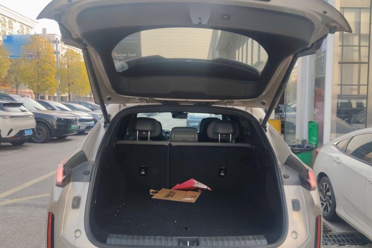 Used Lynk & Co 08 EM-P 2023 120km Long-Range Halo Trunk