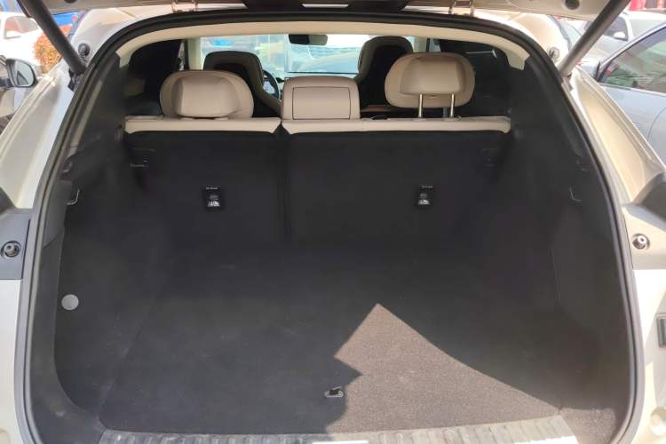 Used Lynk & Co 08 EM-P 2023 245km Ultra-Long Range Halo Trunk