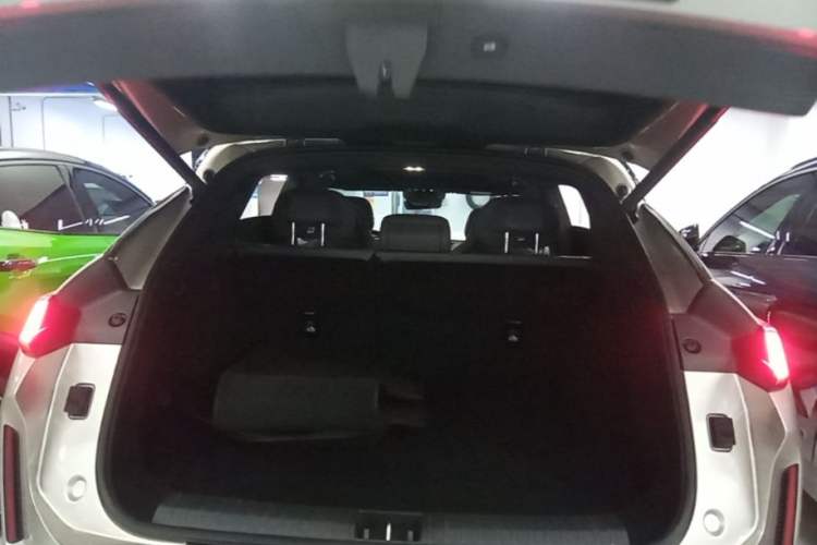 Used Lynk & Co 08 EM-P 2023 120km Long-Range Halo Trunk