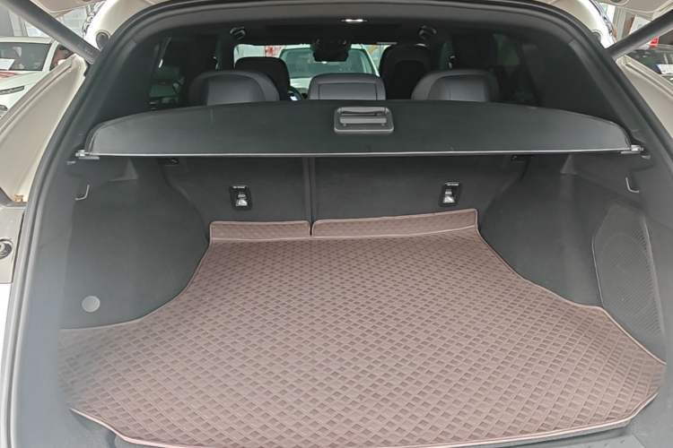 Used Lynk & Co 08 EM-P 2023 120km Long-Range Halo Trunk