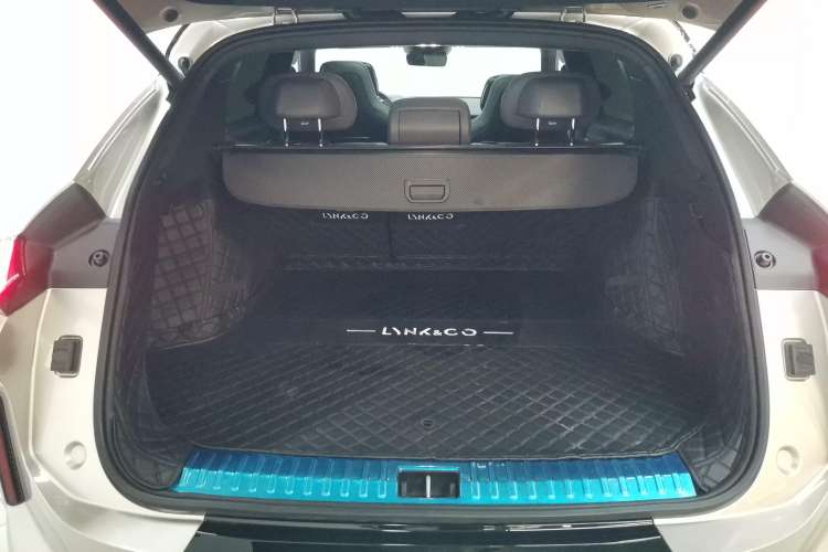 Used Lynk & Co 08 EM-P 2023 220km All-Wheel-Drive Performance Halo Trunk