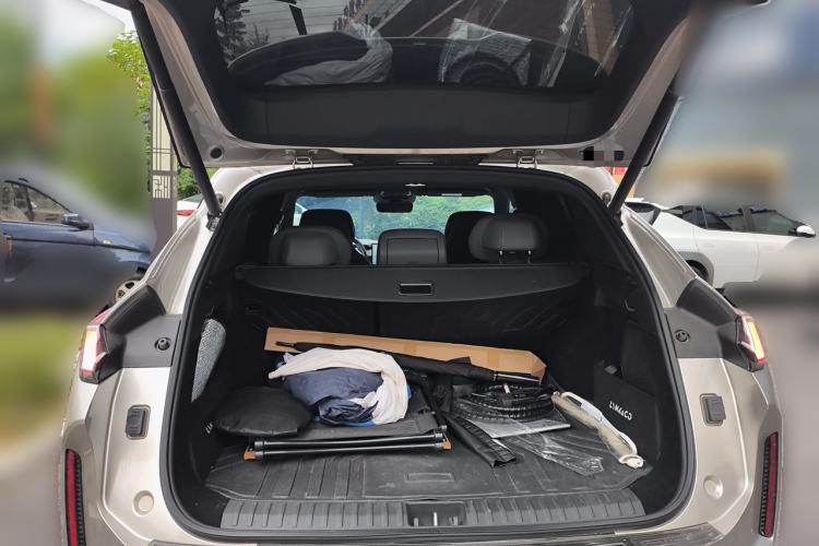 Used Lynk & Co 08 EM-P 2023 120km Long-Range Pro Trunk