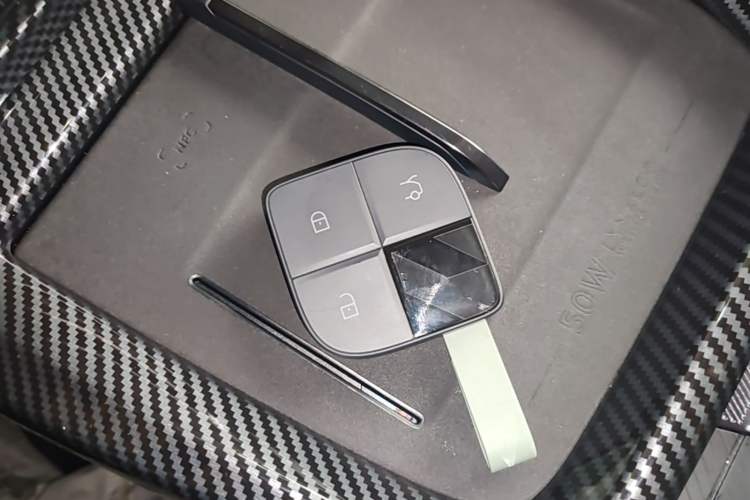 Used Lynk & Co 08 EM-P 2023 245km Ultra-Long Range Halo Vehicle Key