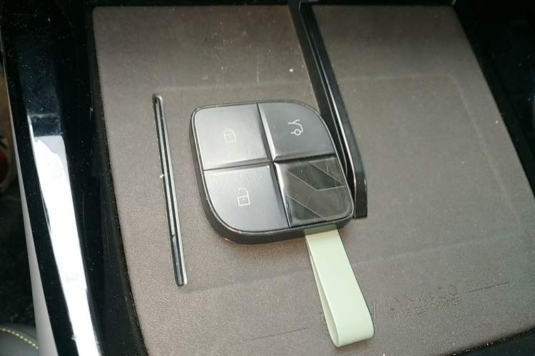 Used Lynk & Co 08 EM-P 2023 120km Long-Range Halo Vehicle Key