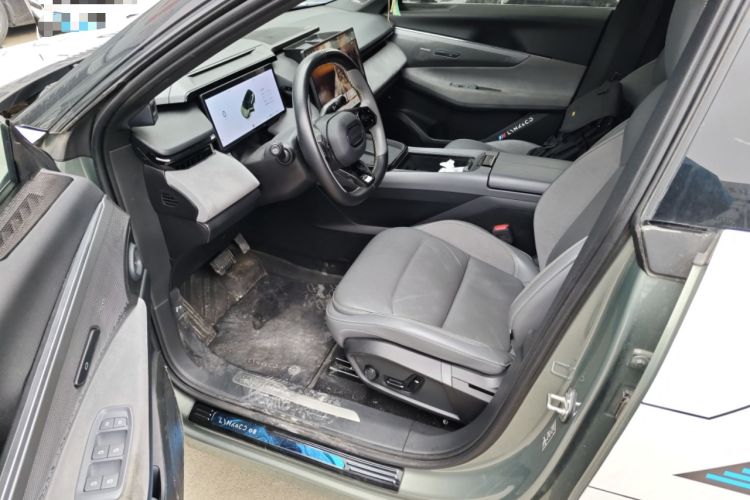 Used Lynk & Co 08 EM-P 2023 220km All-Wheel-Drive Performance Halo Driver Seat