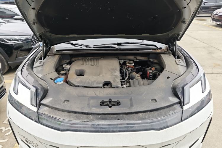 Used Lynk & Co 08 EM-P 2023 220km All-Wheel-Drive Performance Halo Engine Bay