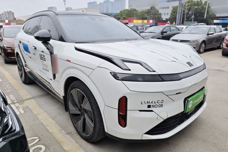 Used Lynk & Co 08 EM-P 2023 220km All-Wheel-Drive Performance Halo Exterior 1