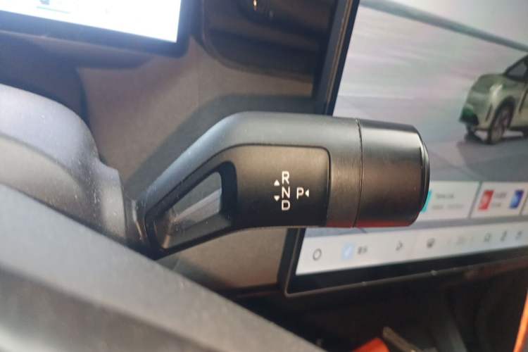 Used Lynk & Co 08 EM-P 2023 120km Long-Range Halo Gear Lever