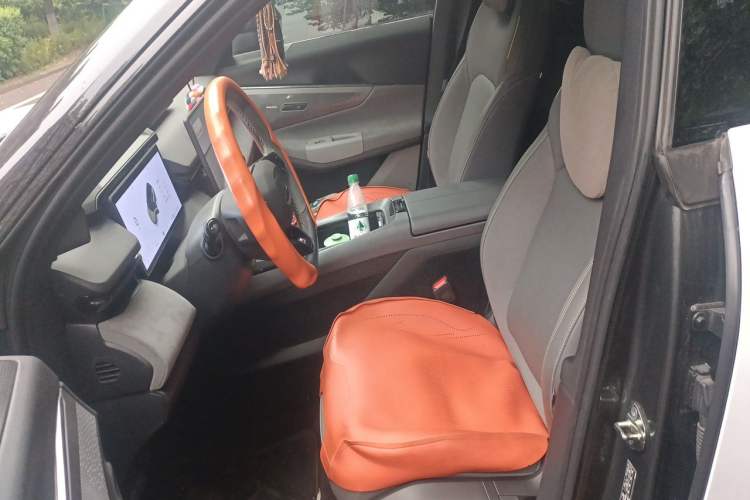 Used Lynk & Co 08 EM-P 2023 120km Long-Range Halo Left Front Seat