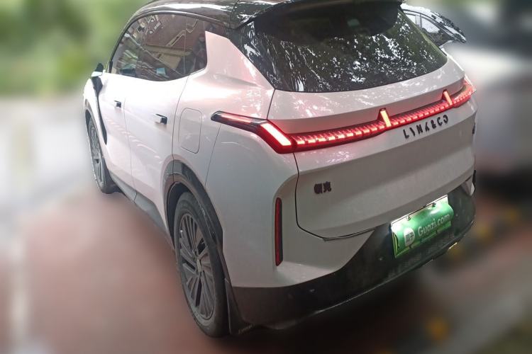 Used Lynk & Co 08 EM-P 2023 120km Long-Range Halo Rear Left 45 Deg