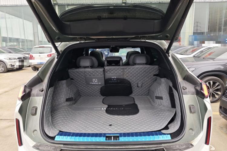 Used Lynk & Co 08 EM-P 2023 220km All-Wheel-Drive Performance Halo Trunk