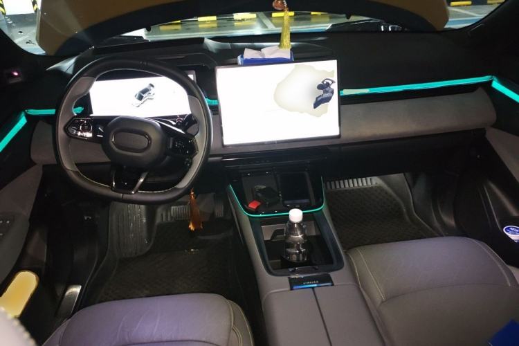 Used Lynk & Co 08 EM-P 2023 120km Long-Range Halo Center Console