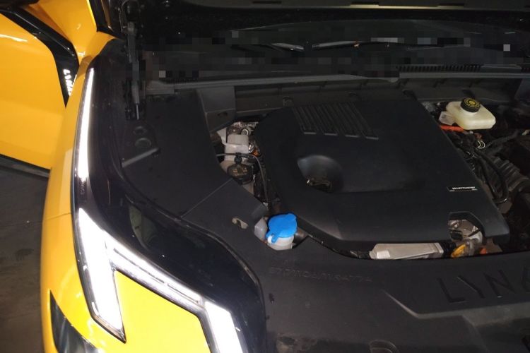 Used Lynk & Co 08 EM-P 2023 120km Long-Range Halo Engine Bay Right