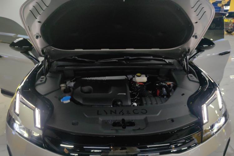 Used Lynk & Co 08 EM-P 2023 120km Long-Range Halo Engine Bay