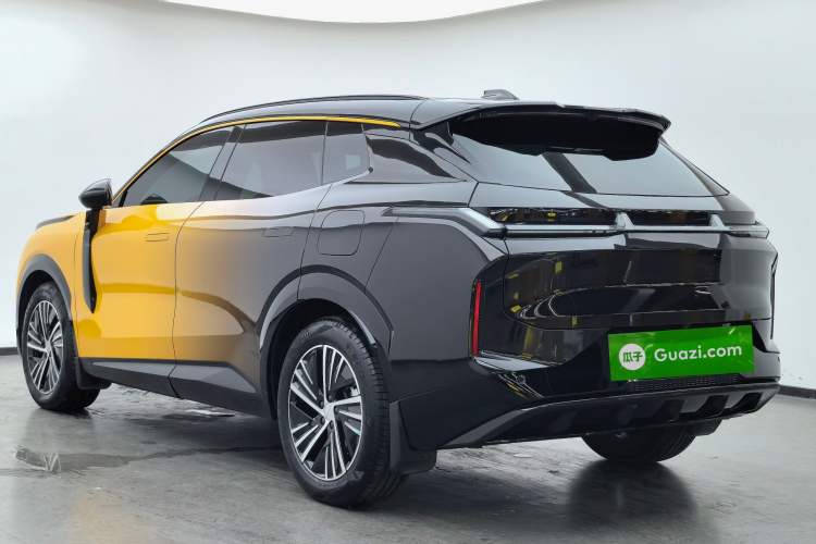Used Lynk & Co 08 EM-P 2023 120km Long-Range Halo Exterior 4