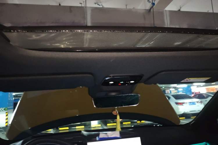 Used Lynk & Co 08 EM-P 2023 120km Long-Range Halo Headliner