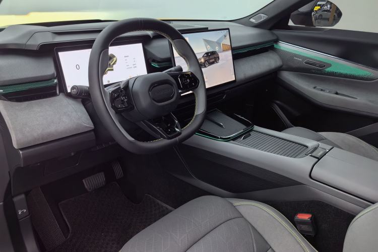 Used Lynk & Co 08 EM-P 2023 120km Long-Range Halo Interior 1