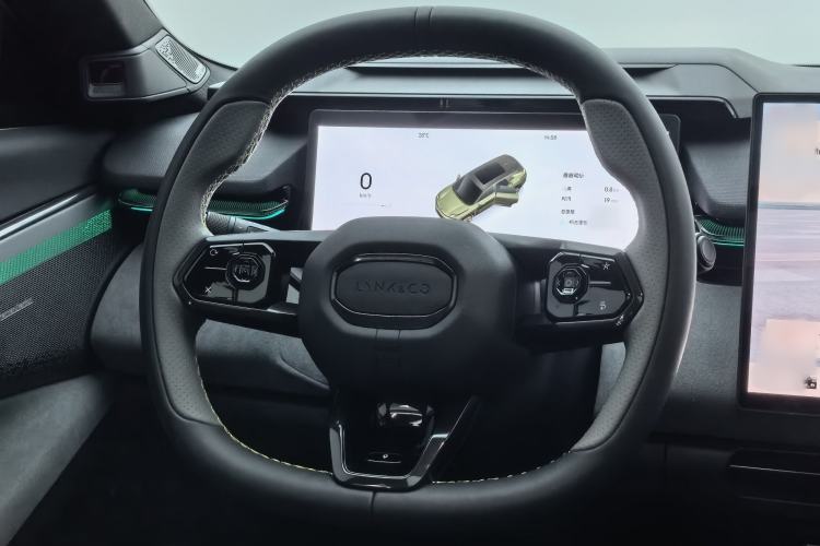 Used Lynk & Co 08 EM-P 2023 120km Long-Range Halo Interior 5