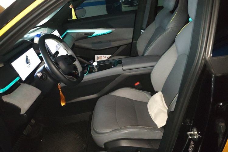Used Lynk & Co 08 EM-P 2023 120km Long-Range Halo Left Front Seat