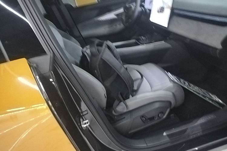 Used Lynk & Co 08 EM-P 2023 120km Long-Range Halo Right Front Seat