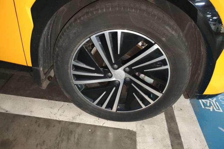 Used Lynk & Co 08 EM-P 2023 120km Long-Range Halo Right Front Wheel Hub
