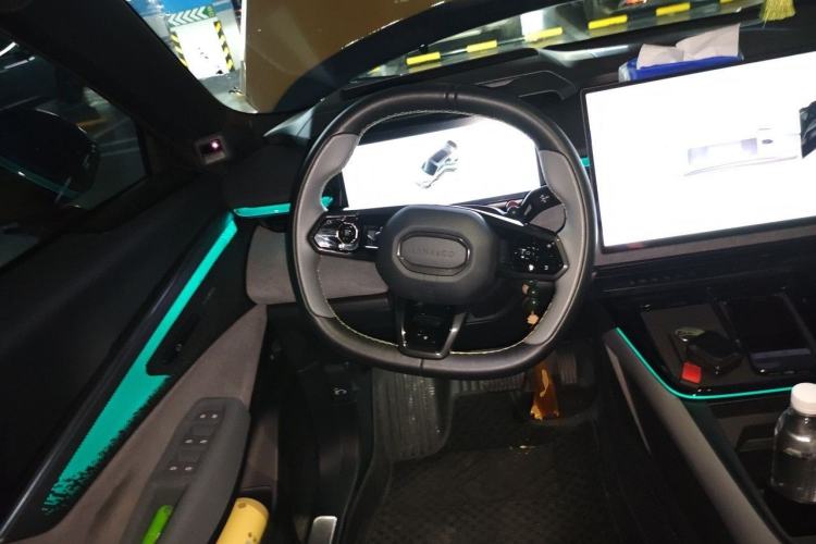 Used Lynk & Co 08 EM-P 2023 120km Long-Range Halo Steering Wheel