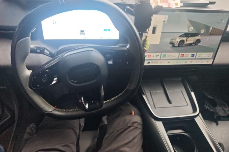 Used Lynk & Co 08 EM-P 2023 120km Long-Range Halo Steering Wheel