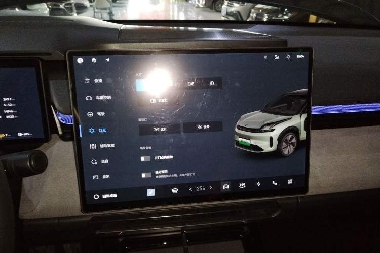 Used Lynk & Co 08 EM-P 2024 120km Long-Range Plus Audio And AC Panel