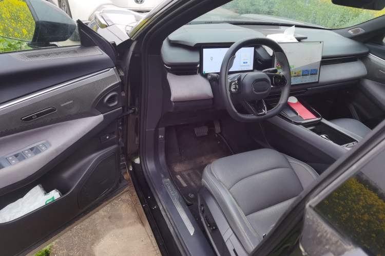 Used Lynk & Co 08 EM-P 2024 120km Long-Range Plus Driver Seat