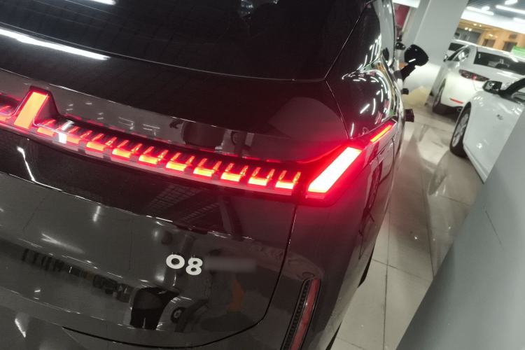 Used Lynk & Co 08 EM-P 2024 120km Long-Range Plus Exterior 6