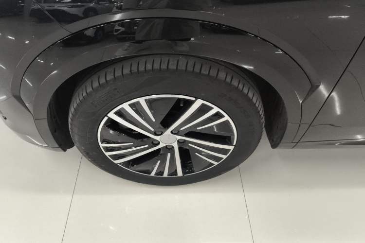 Used Lynk & Co 08 EM-P 2024 120km Long-Range Plus Exterior 7
