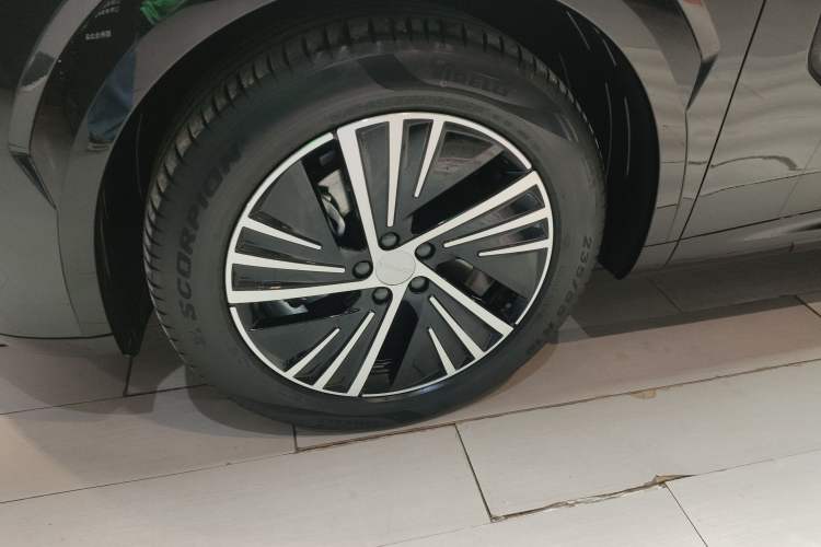 Used Lynk & Co 08 EM-P 2024 120km Long-Range Plus Exterior 7