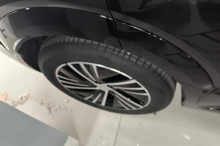 Used Lynk & Co 08 EM-P 2024 120km Long-Range Plus Exterior 8