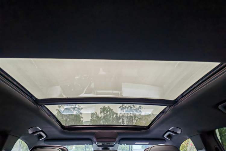 Used Lynk & Co 08 EM-P 2024 120km Long-Range Plus Headliner