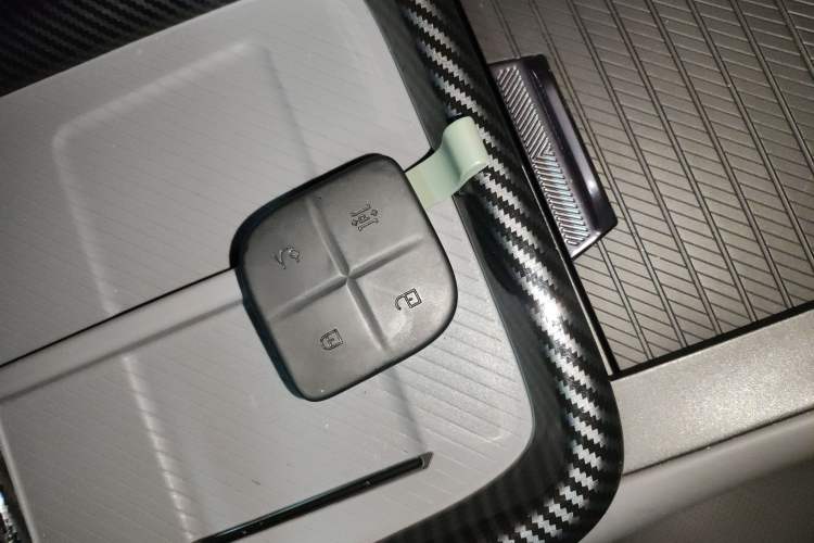 Used Lynk & Co 08 EM-P 2024 120km Long-Range Plus Interior 1